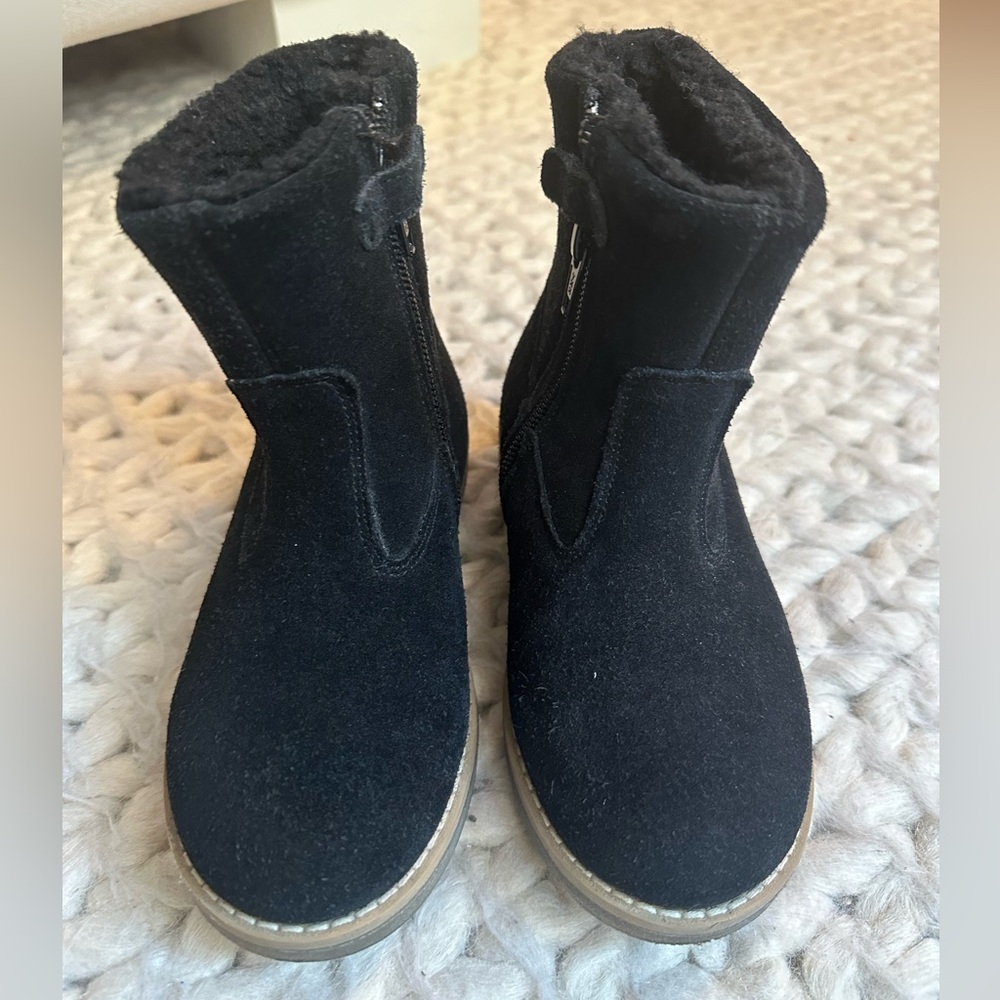 Black Suede boots. Size 28